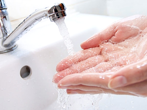 9 sai lầm phổ biến khi rửa mặt khiến da không thể đẹp