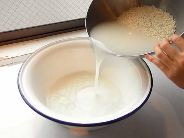 “Thần dược” nước gạo giúp da trắng không tỳ vết